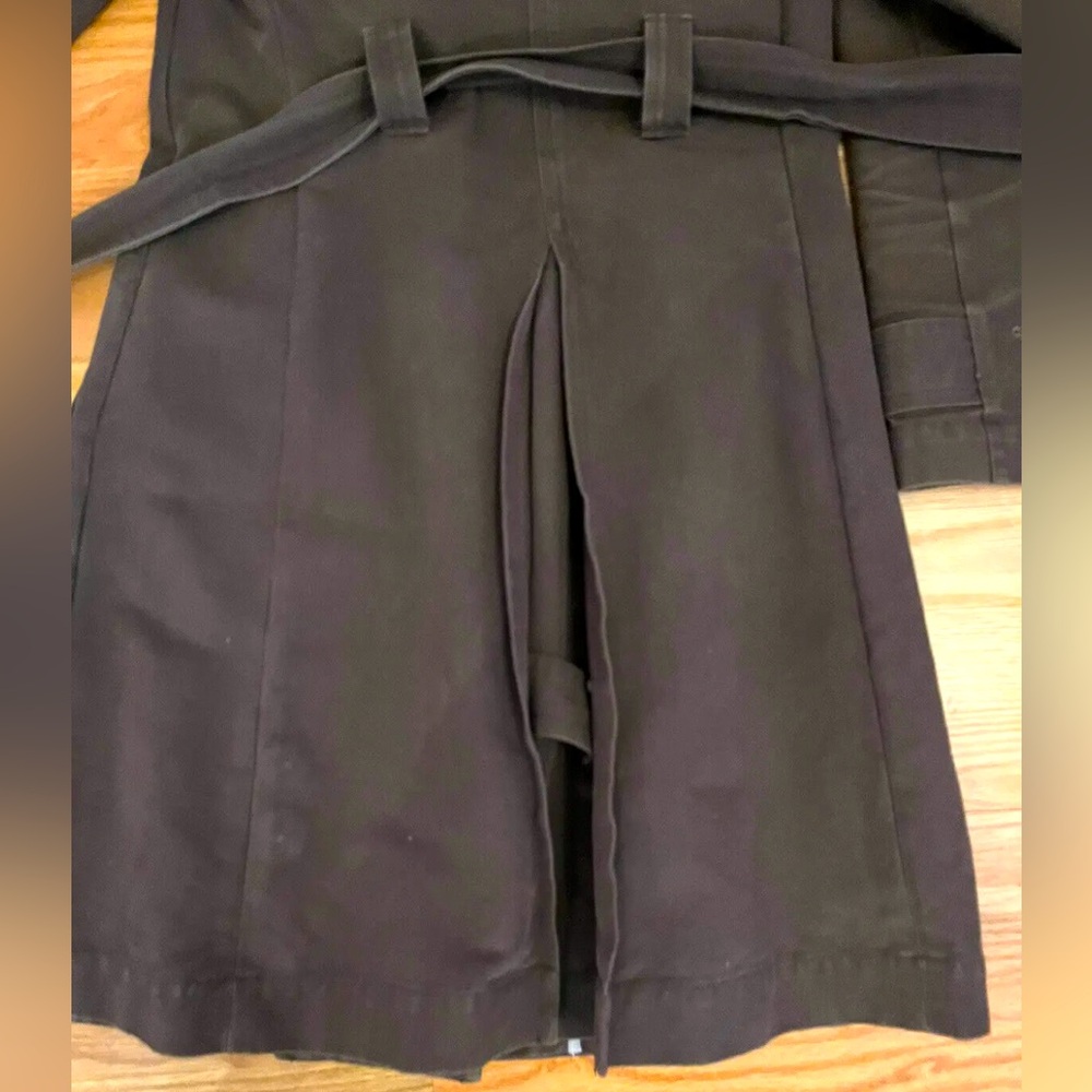 Brown Trench Coat Gap Size XS Dark Canvas, Tie Belt, Buttons and Finished Seams - Picture 8 of 9